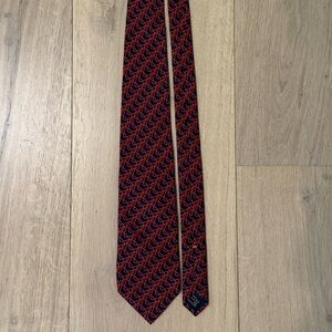 Vintage 100% silk Gucci Red and Black Patterned Tie